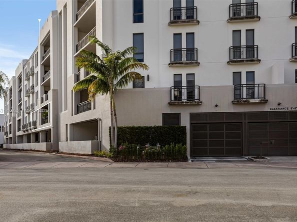 718 Valencia Ave 207, Coral Gables FL 33134