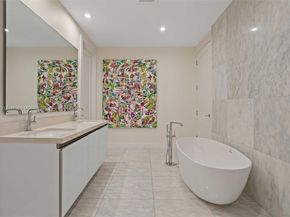 718 Valencia Ave 207, Coral Gables FL 33134
