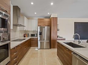 718 Valencia Ave 207, Coral Gables FL 33134