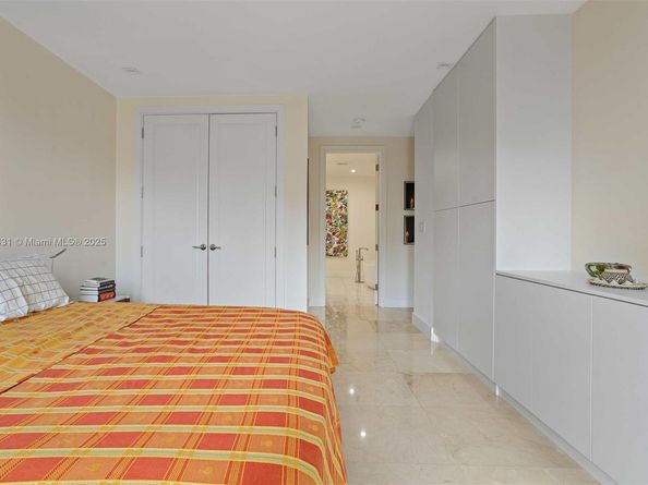 718 Valencia Ave 207, Coral Gables FL 33134