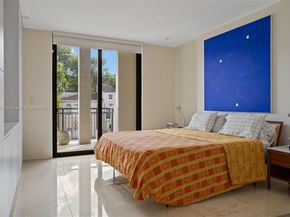 718 Valencia Ave 207, Coral Gables FL 33134