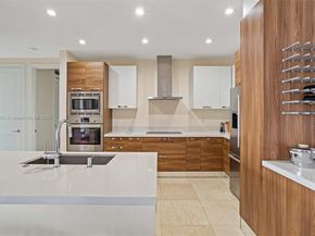 718 Valencia Ave 207, Coral Gables FL 33134