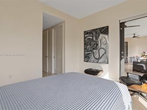 718 Valencia Ave 207, Coral Gables FL 33134