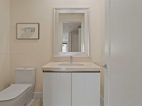 718 Valencia Ave 207, Coral Gables FL 33134