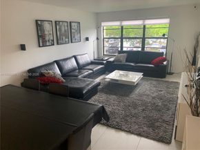 2326 S Cypress Bend Dr 221, Pompano Beach FL 33069