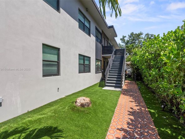 1215 E Broward Blvd, Fort Lauderdale FL 33301