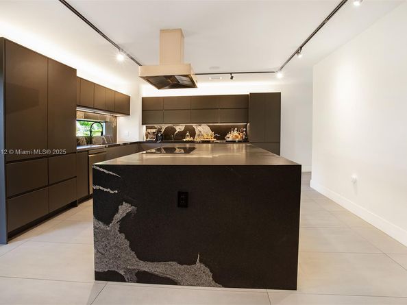 14135 N Miami Ave, Miami FL 33168