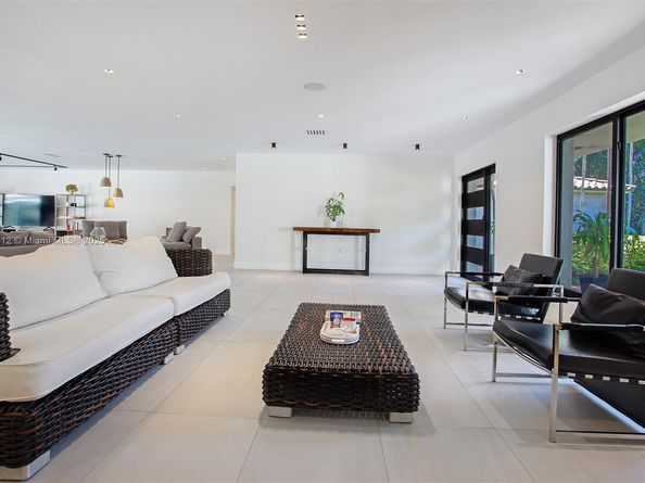 14135 N Miami Ave, Miami FL 33168