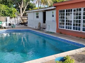 1131 NW 182nd St, Miami Gardens FL 33169