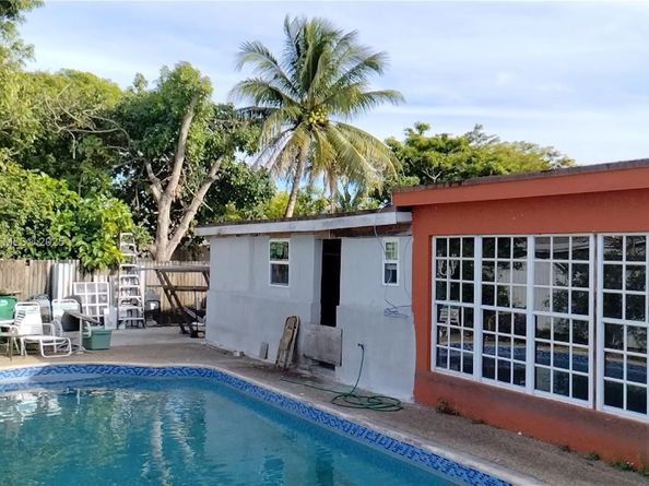 1131 NW 182nd St, Miami Gardens FL 33169