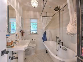 110 N 16th Ave, Hollywood FL 33020