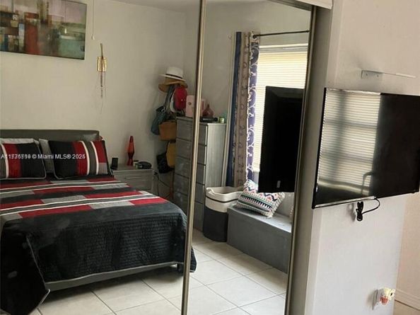 383 E 4th Ave 8, Hialeah FL 33010