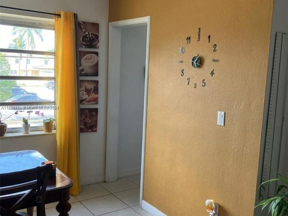 383 E 4th Ave 8, Hialeah FL 33010