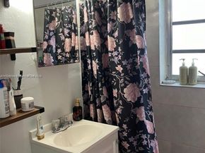 383 E 4th Ave 8, Hialeah FL 33010