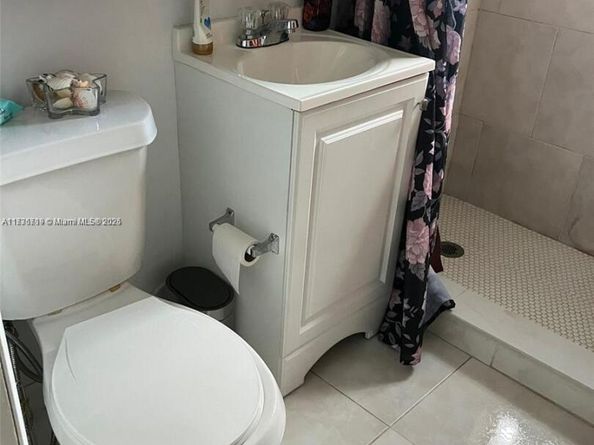 383 E 4th Ave 8, Hialeah FL 33010
