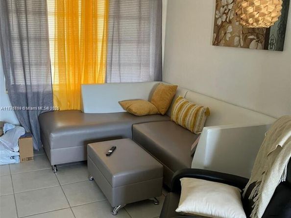 383 E 4th Ave 8, Hialeah FL 33010