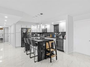 605 Ives Dairy Rd 3057, Miami FL 33179