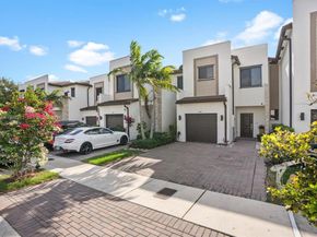 544 NE 206th Ln, Miami FL 33179