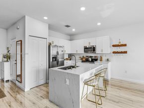 544 NE 206th Ln, Miami FL 33179