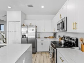 544 NE 206th Ln, Miami FL 33179