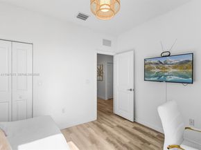 544 NE 206th Ln, Miami FL 33179