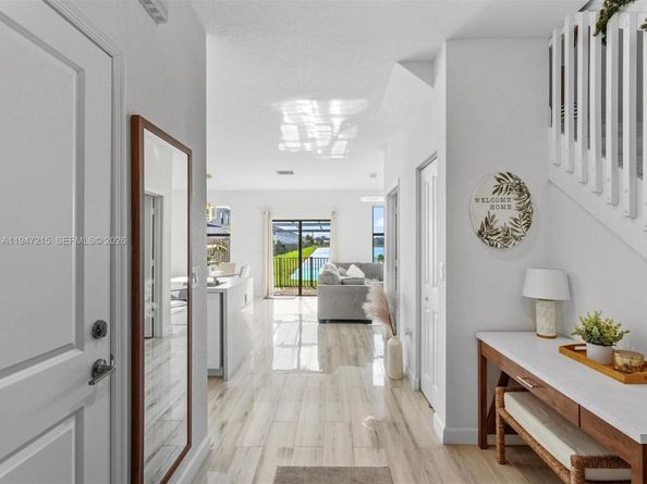 544 NE 206th Ln, Miami FL 33179