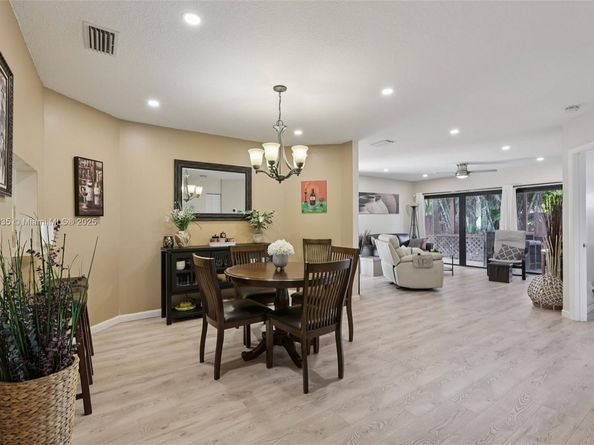 4702 Satinwood Trl, Coconut Creek FL 33063