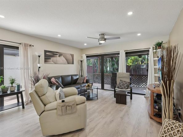 4702 Satinwood Trl, Coconut Creek FL 33063