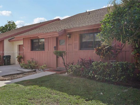 4702 Satinwood Trl, Coconut Creek FL 33063