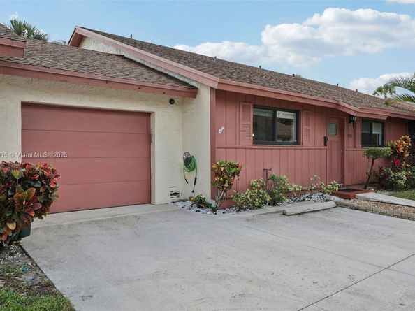 4702 Satinwood Trl, Coconut Creek FL 33063