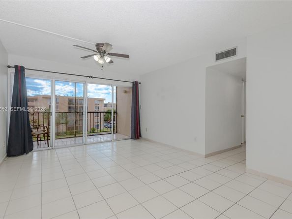 9150 Fontainebleau Blvd 402, Miami FL 33172