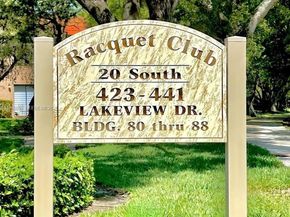 437 Lakeview Dr 104, Weston FL 33326