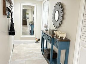 437 Lakeview Dr 104, Weston FL 33326