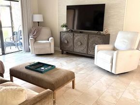 437 Lakeview Dr 104, Weston FL 33326