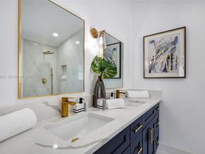104 Wedgewood Lks S, Green Acres FL 33463