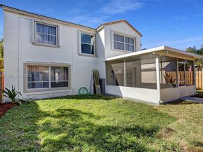 104 Wedgewood Lks S, Green Acres FL 33463
