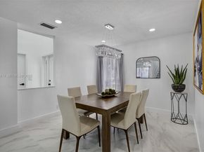 104 Wedgewood Lks S, Green Acres FL 33463
