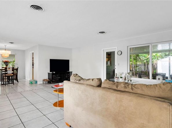3145 Hollywood Blvd, Hollywood FL 33021