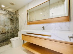 Undisclosed Address #A11854161, North Miami Beach FL 33160