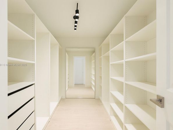 Undisclosed Address #A11854161, North Miami Beach FL 33160