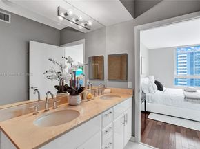 6365 Collins Ave 2007, Miami Beach FL 33141