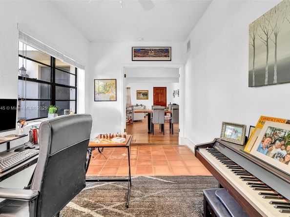836 W 40th St, Miami Beach FL 33140