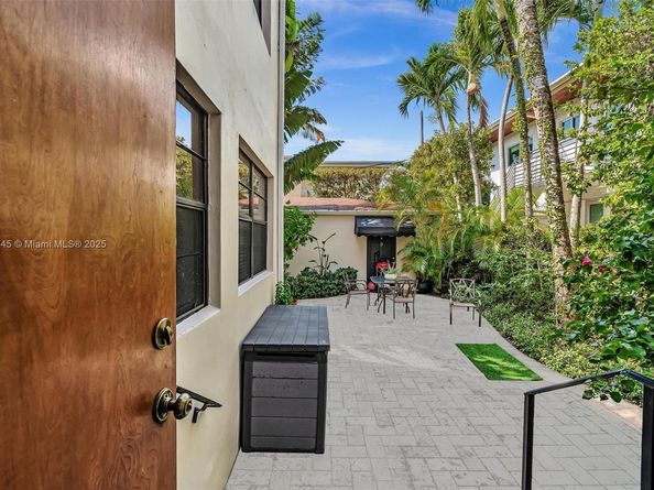 836 W 40th St, Miami Beach FL 33140
