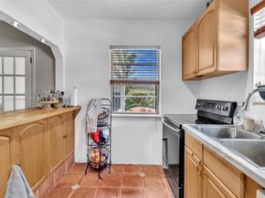 836 W 40th St, Miami Beach FL 33140