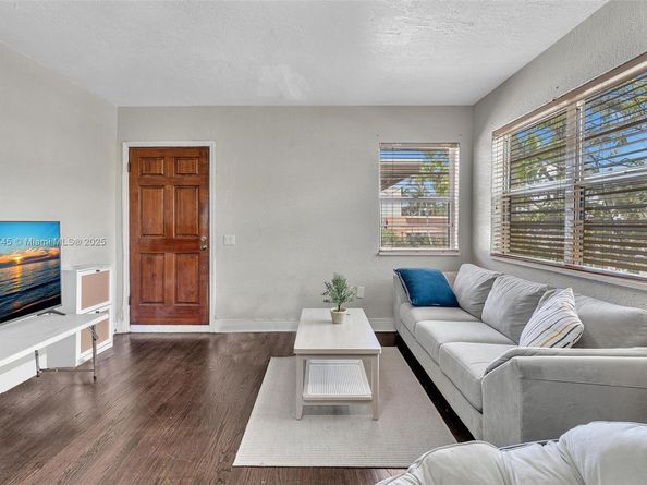 836 W 40th St, Miami Beach FL 33140