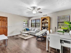 836 W 40th St, Miami Beach FL 33140