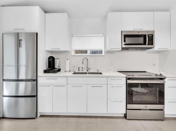 836 W 40th St, Miami Beach FL 33140