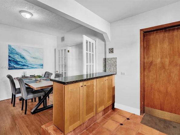836 W 40th St, Miami Beach FL 33140