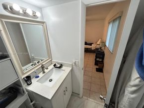 815 SW 30th St J, Fort Lauderdale FL 33315