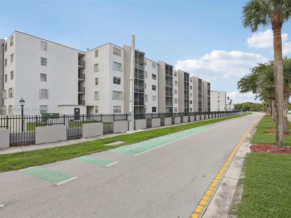 14170 SW 84th St 501F, Miami FL 33183